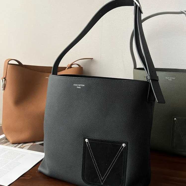 Louis Vuitton Louis Vuitton Bag