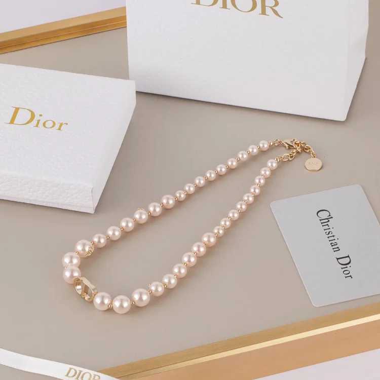 DR Necklace