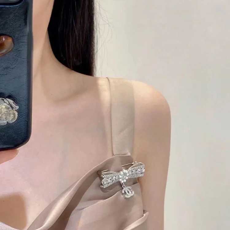 Chanel CHANEL Brooch