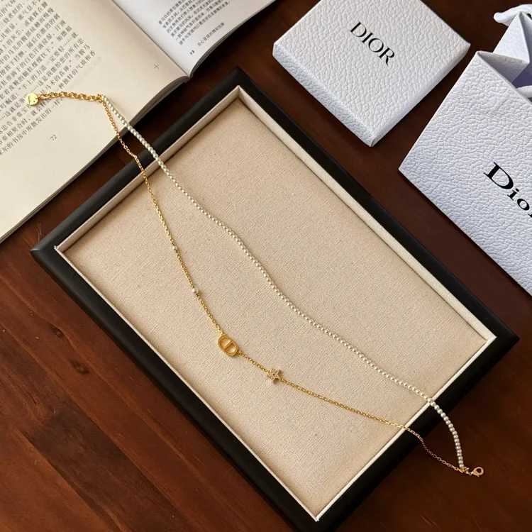 DR Necklace