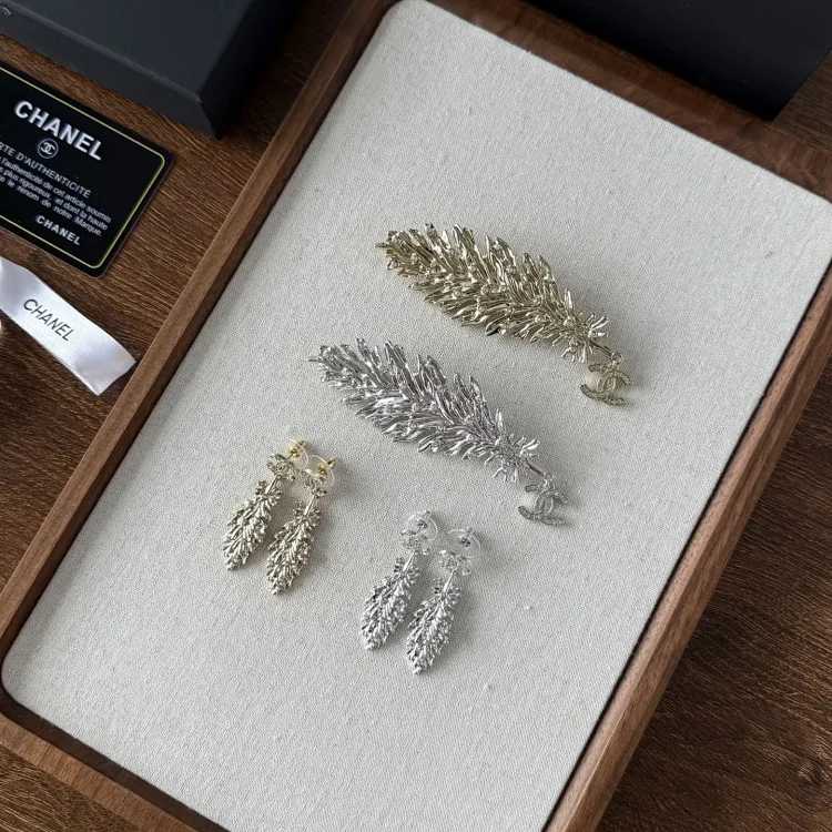 Chanel CHANEL Brooch+earrings