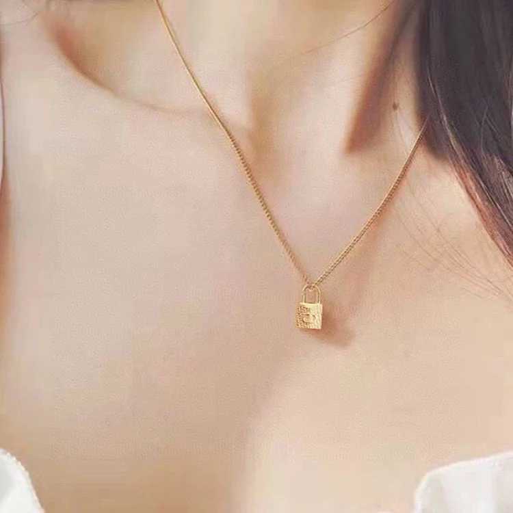 DR Necklace