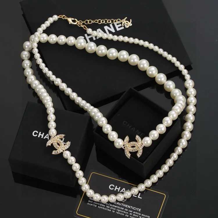 Chanel CHANEL Sweater Chain
