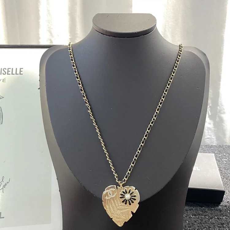 Chanel CHANEL Sweater Chain