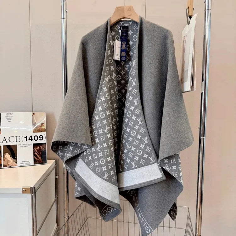 Louis Vuitton Louis Vuitton Shawl