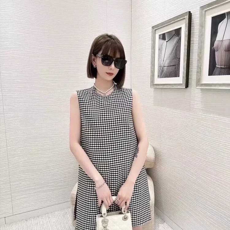 DR Sleeveless Dress