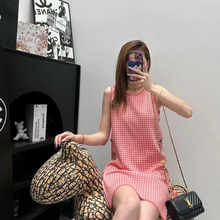 DR Sleeveless Dress