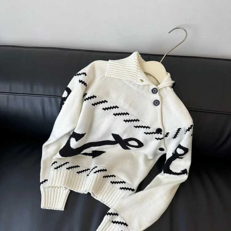 DR Sweater