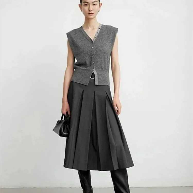 Sleeveless Knitted Cardigan