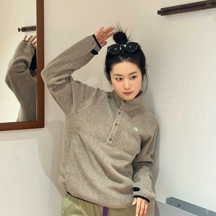 Woman Sweatshirt
