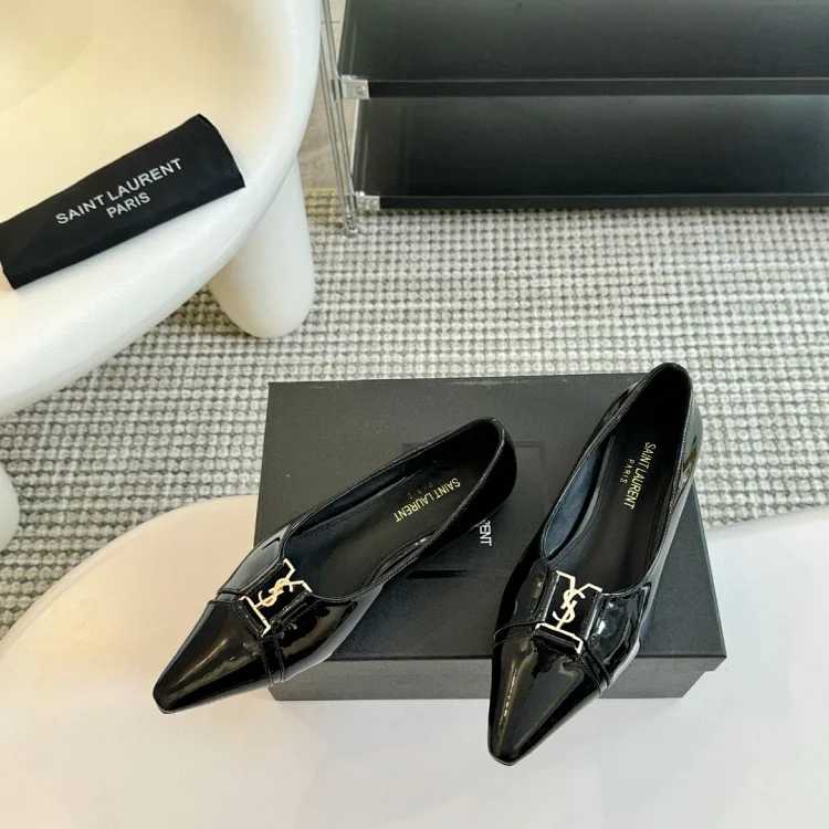 Saint Laurent Saint Laurent Single Shoes
