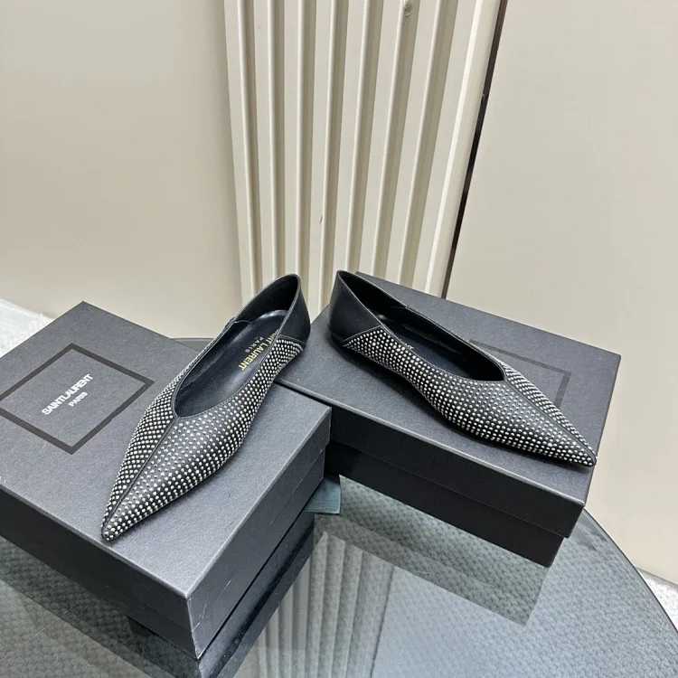 Saint Laurent Saint Laurent Single Shoes