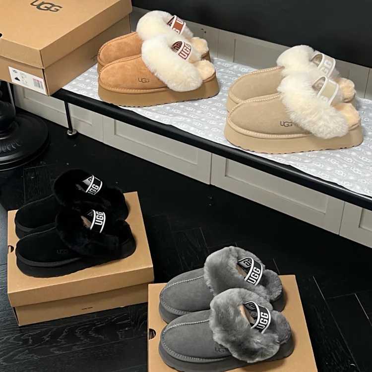 UGG Ugg Cotton Slippers