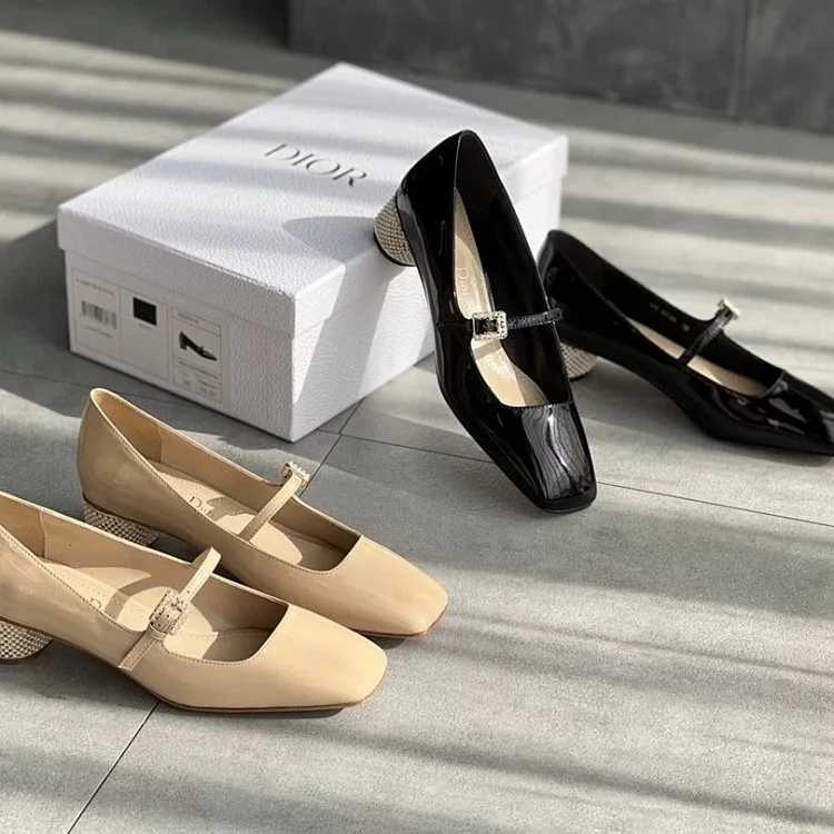 DR High-heeled