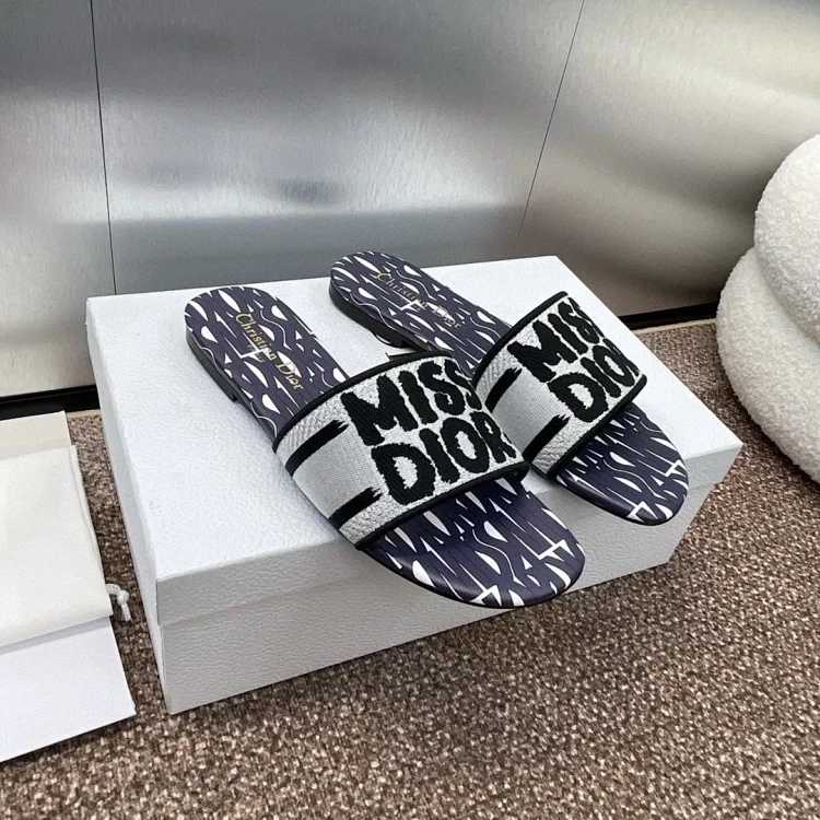 DR Slippers