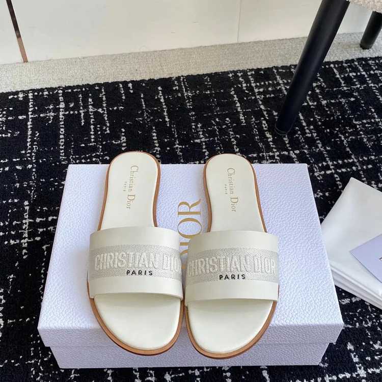 DR Slippers