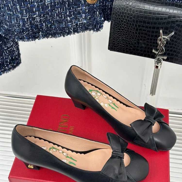 Valentino VALENTINO Mid-heeled Shoes