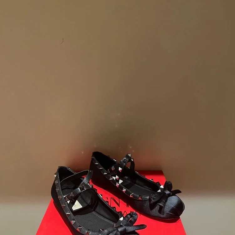 Valentino VALENTINO Single Shoes