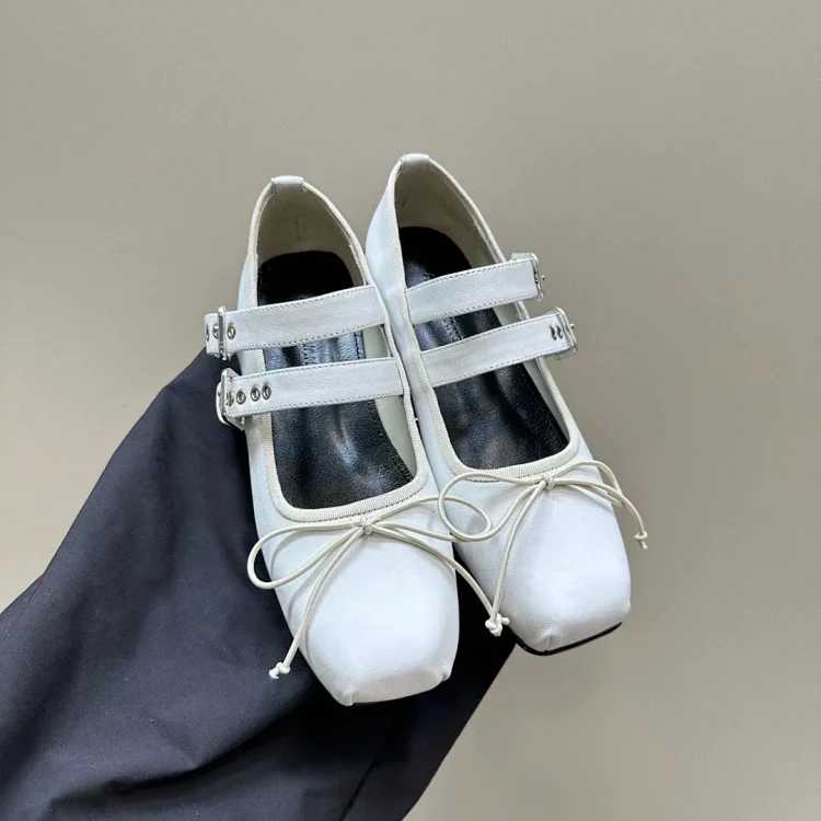ABING WANG Single Shoes